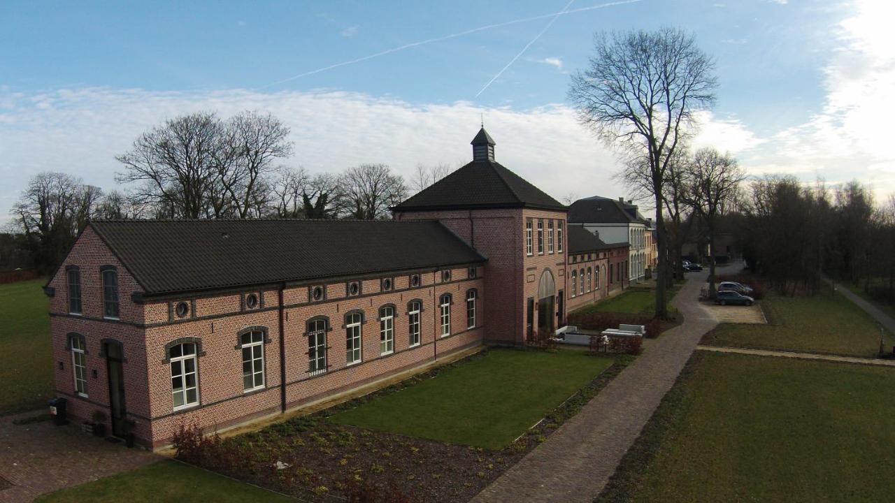 Factorij10 Villa Peer Bagian luar foto